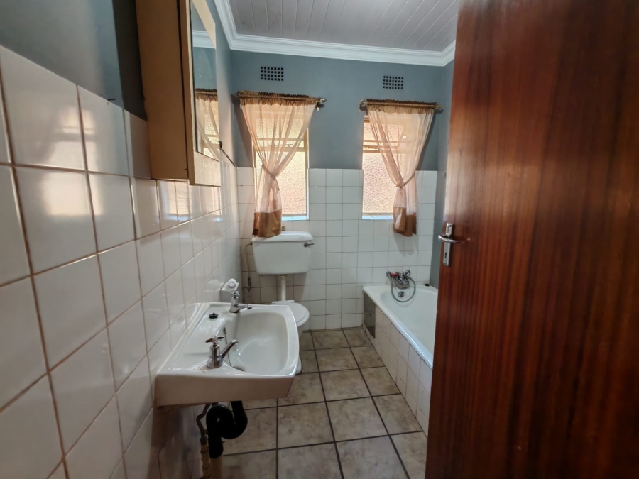 3 Bedroom Property for Sale in Roodia Free State